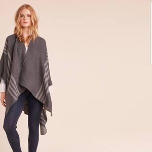 BB Dakota reversible knit poncho